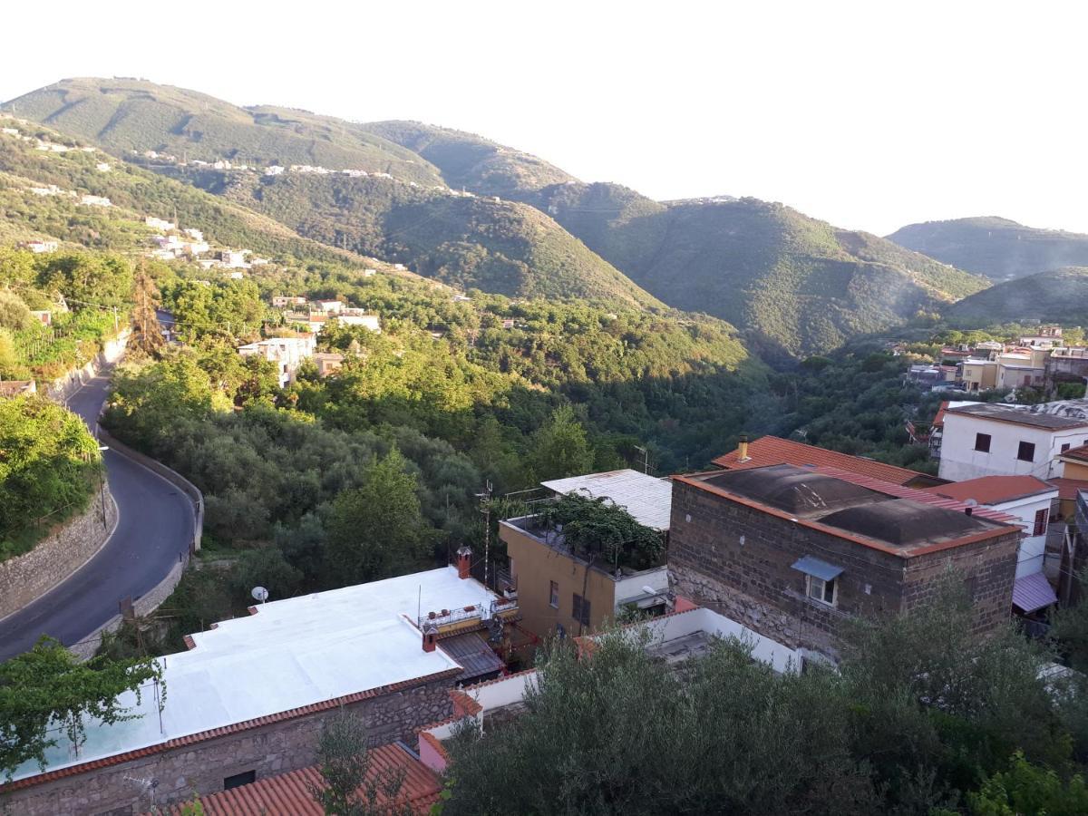 Hill Valley View Вико Екуензе Екстериор снимка